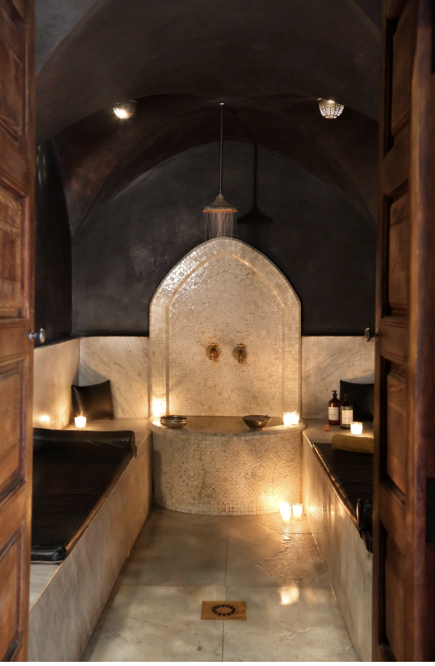 charcoal colour tadelakt spa and steam room at El Fenn spa and pooles merrakesh