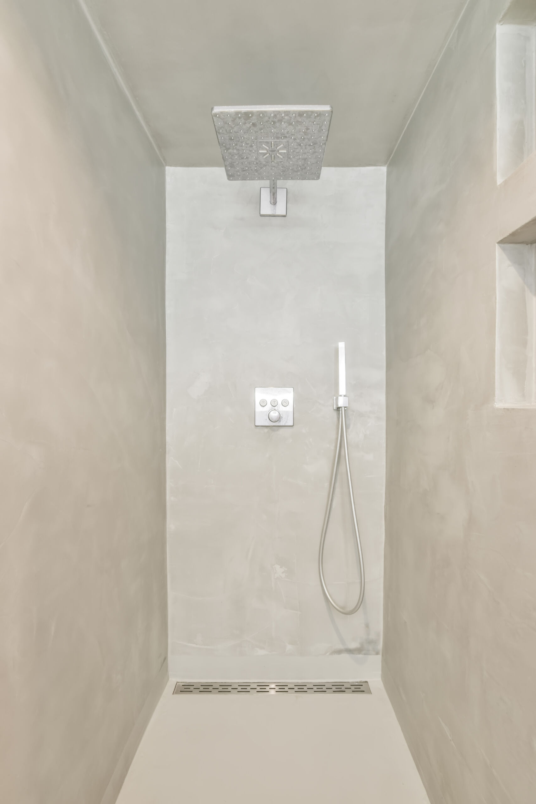 Modern shower stall