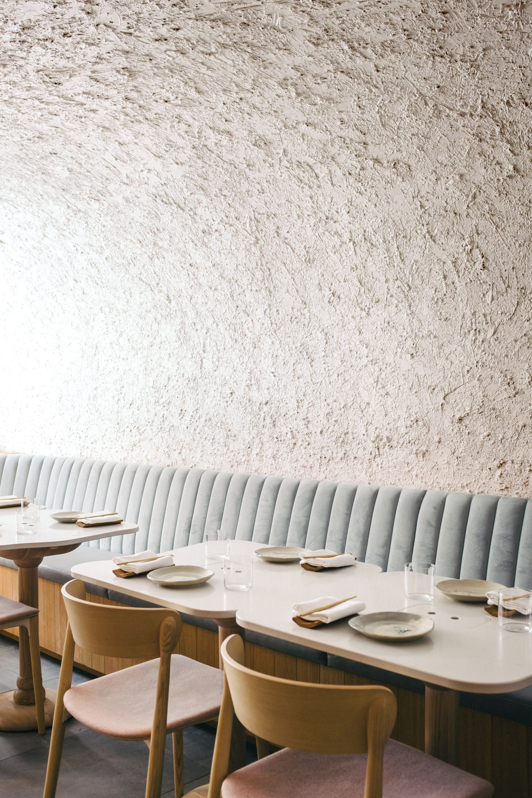 sara-restaurant-odami-toronto_dezeen_2364_col_7-1704×2556 @ Dezeen