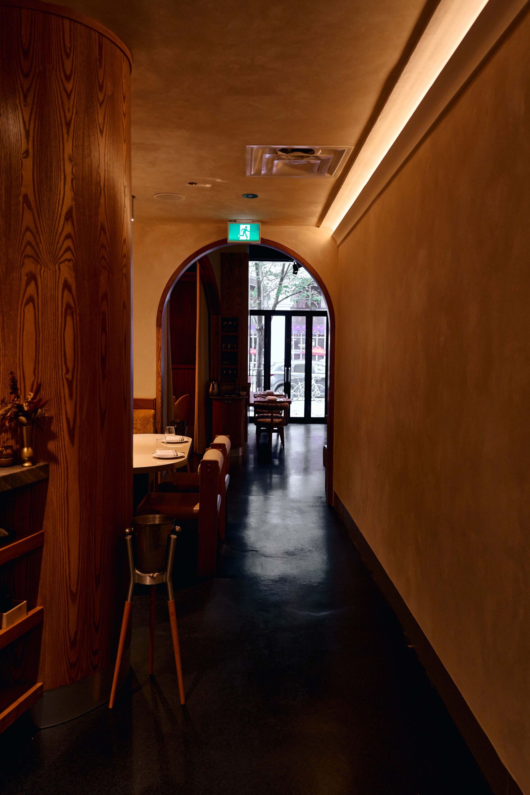 toronto-restaurants-eloise-st-lawrence-hallway